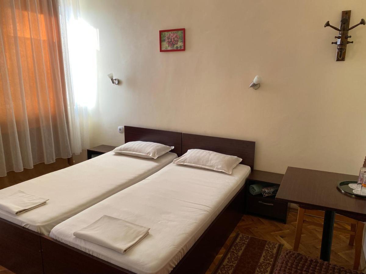 Family Hotel "May" Petrič Esterno foto